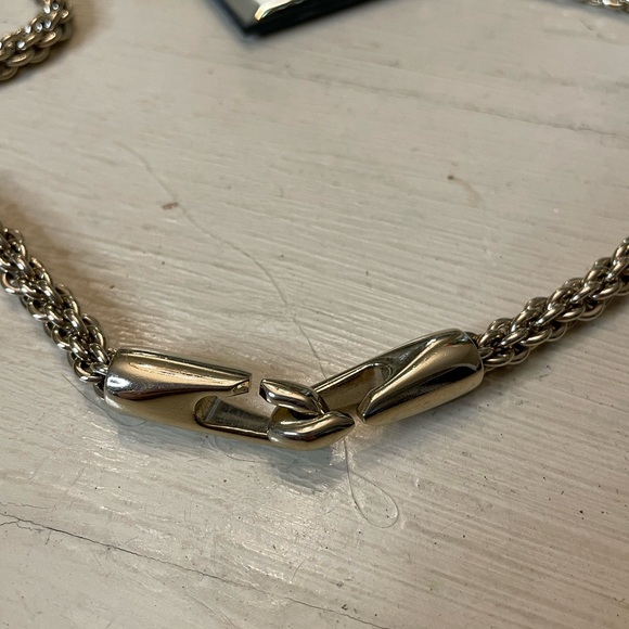 Valentino Garavani Va Va Voom green leather shoulder/crossbody bag w/ gold chain - Picture 12 of 16